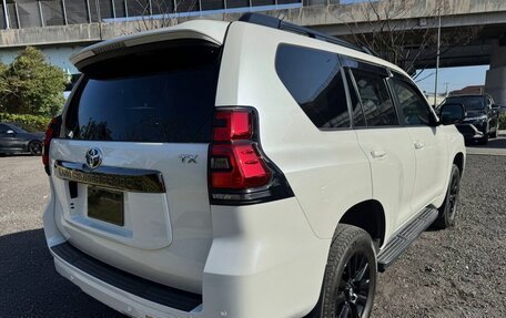 Toyota Land Cruiser Prado 150 рестайлинг 2, 2022 год, 3 874 000 рублей, 4 фотография
