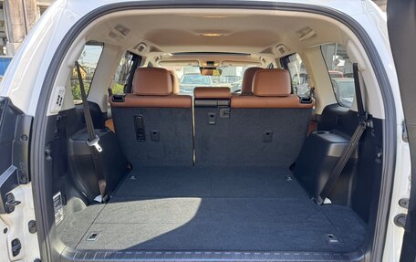 Toyota Land Cruiser Prado 150 рестайлинг 2, 2022 год, 3 874 000 рублей, 7 фотография