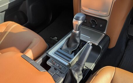 Toyota Land Cruiser Prado 150 рестайлинг 2, 2022 год, 3 874 000 рублей, 17 фотография