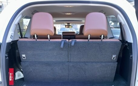 Toyota Land Cruiser Prado 150 рестайлинг 2, 2022 год, 3 874 000 рублей, 8 фотография