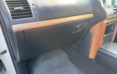 Toyota Land Cruiser Prado 150 рестайлинг 2, 2022 год, 3 874 000 рублей, 32 фотография