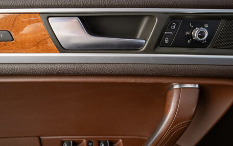 Volkswagen Touareg III, 2011 год, 1 199 000 рублей, 10 фотография