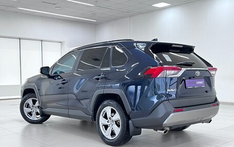 Toyota RAV4, 2020 год, 3 570 000 рублей, 2 фотография