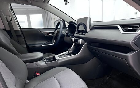 Toyota RAV4, 2020 год, 3 570 000 рублей, 31 фотография