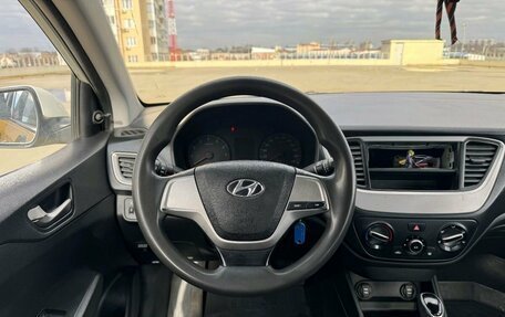 Hyundai Solaris II рестайлинг, 2018 год, 630 000 рублей, 11 фотография