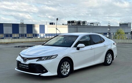 Toyota Camry, 2019 год, 1 620 000 рублей, 2 фотография