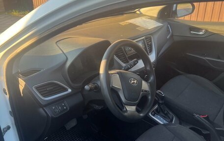 Hyundai Solaris II рестайлинг, 2018 год, 630 000 рублей, 5 фотография