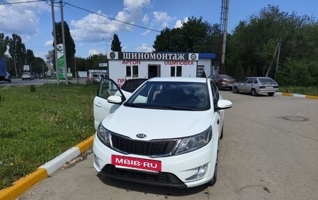 KIA Rio III рестайлинг, 2013 год, 980 000 рублей, 2 фотография