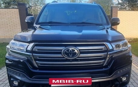 Toyota Land Cruiser 200, 2019 год, 8 650 000 рублей, 3 фотография