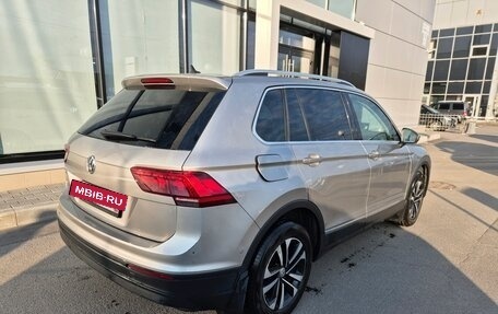 Volkswagen Tiguan II, 2019 год, 1 999 000 рублей, 4 фотография