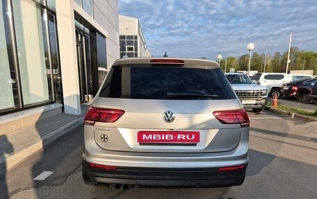 Volkswagen Tiguan II, 2019 год, 1 999 000 рублей, 6 фотография