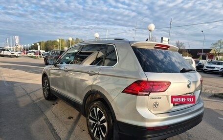 Volkswagen Tiguan II, 2019 год, 1 999 000 рублей, 3 фотография