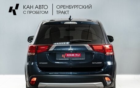 Mitsubishi Outlander III рестайлинг 3, 2018 год, 1 950 000 рублей, 6 фотография
