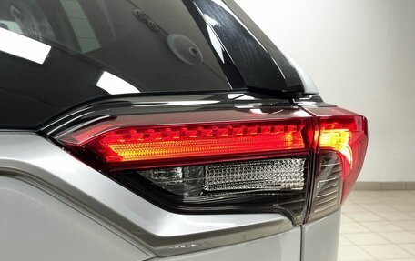 Toyota RAV4, 2021 год, 3 660 000 рублей, 10 фотография