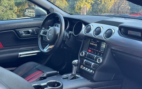 Ford Mustang VI рестайлинг, 2019 год, 2 800 000 рублей, 16 фотография