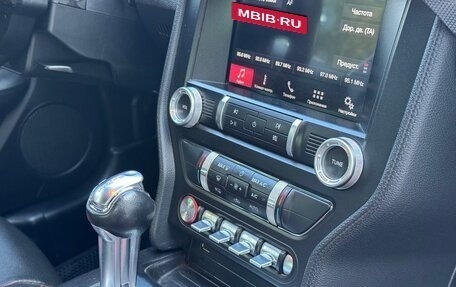 Ford Mustang VI рестайлинг, 2019 год, 2 800 000 рублей, 15 фотография