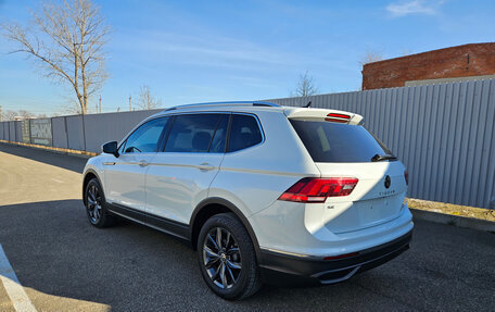 Volkswagen Tiguan II, 2022 год, 4 000 000 рублей, 2 фотография