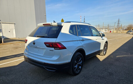 Volkswagen Tiguan II, 2022 год, 4 000 000 рублей, 3 фотография