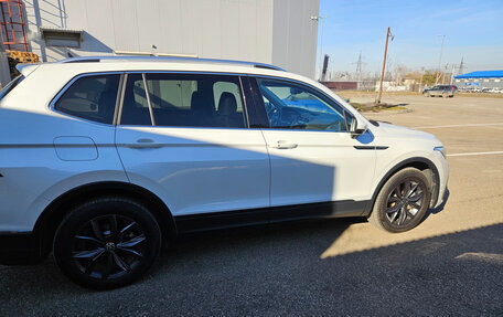Volkswagen Tiguan II, 2022 год, 4 000 000 рублей, 7 фотография