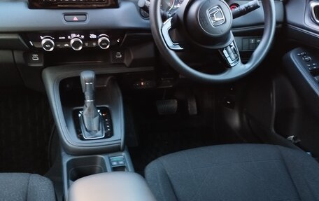Honda Vezel, 2021 год, 2 680 000 рублей, 2 фотография