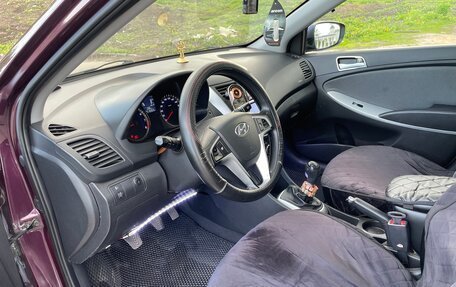 Hyundai Solaris II рестайлинг, 2012 год, 780 000 рублей, 3 фотография