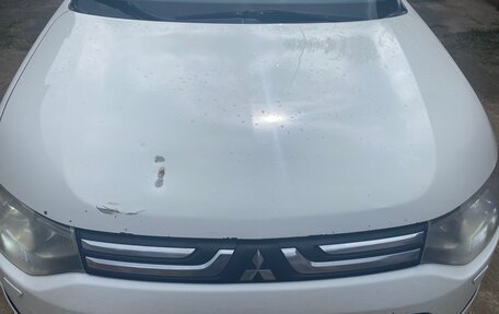 Mitsubishi Outlander III рестайлинг 3, 2013 год, 1 180 000 рублей, 12 фотография