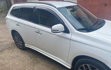 Mitsubishi Outlander III рестайлинг 3, 2013 год, 1 180 000 рублей, 11 фотография