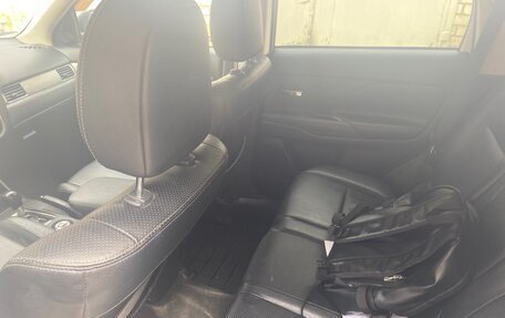 Mitsubishi Outlander III рестайлинг 3, 2013 год, 1 180 000 рублей, 16 фотография