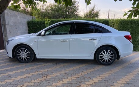 Chevrolet Cruze II, 2010 год, 780 000 рублей, 6 фотография
