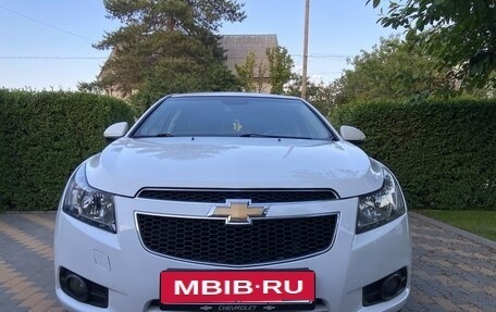 Chevrolet Cruze II, 2010 год, 780 000 рублей, 3 фотография