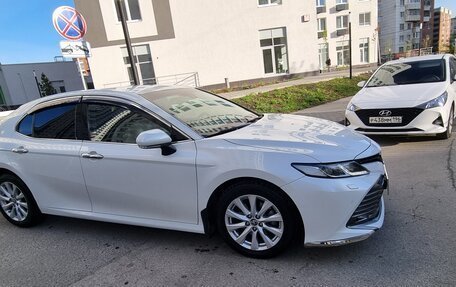 Toyota Camry, 2020 год, 2 645 000 рублей, 2 фотография