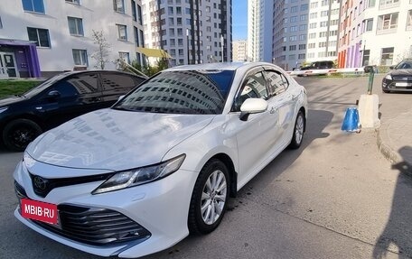 Toyota Camry, 2020 год, 2 645 000 рублей, 3 фотография