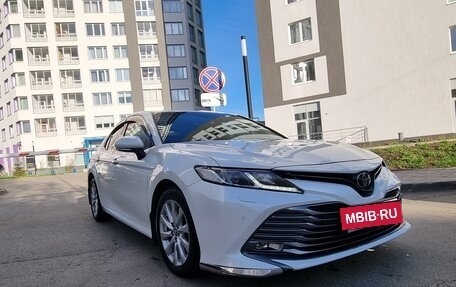 Toyota Camry, 2020 год, 2 645 000 рублей, 10 фотография