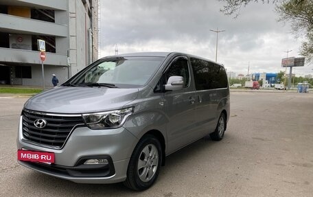 Hyundai Grand Starex Grand Starex I рестайлинг 2, 2020 год, 4 500 000 рублей, 6 фотография