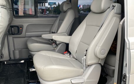 Hyundai Grand Starex Grand Starex I рестайлинг 2, 2020 год, 4 500 000 рублей, 20 фотография