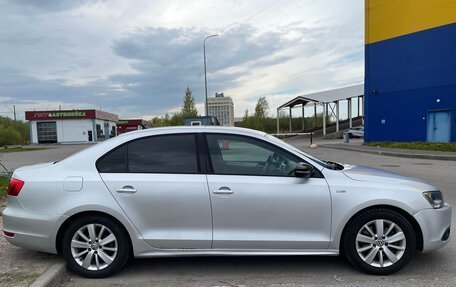 Volkswagen Jetta VI, 2013 год, 1 100 000 рублей, 4 фотография