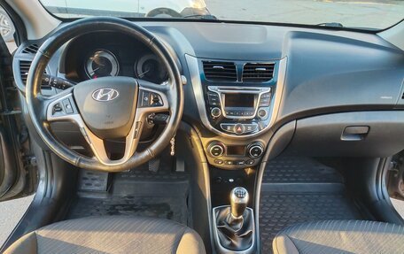 Hyundai Solaris II рестайлинг, 2014 год, 1 100 000 рублей, 9 фотография