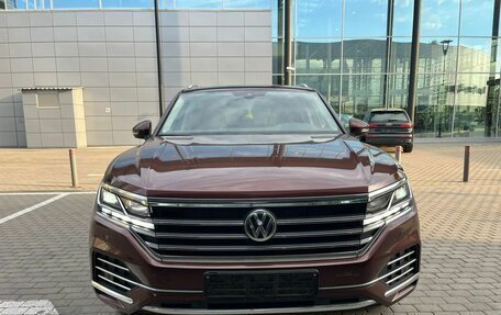 Volkswagen Touareg III, 2019 год, 5 690 000 рублей, 2 фотография