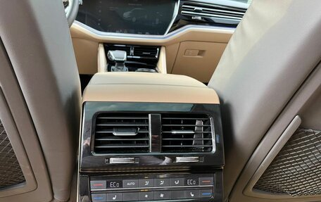 Volkswagen Touareg III, 2019 год, 5 690 000 рублей, 14 фотография