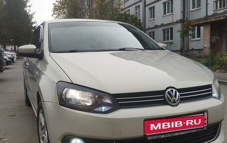 Volkswagen Polo VI (EU Market), 2012 год, 850 000 рублей, 3 фотография