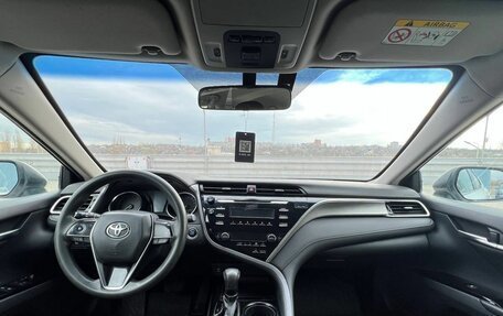 Toyota Camry, 2019 год, 1 620 000 рублей, 5 фотография