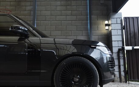 Land Rover Range Rover IV рестайлинг, 2019 год, 12 000 000 рублей, 3 фотография