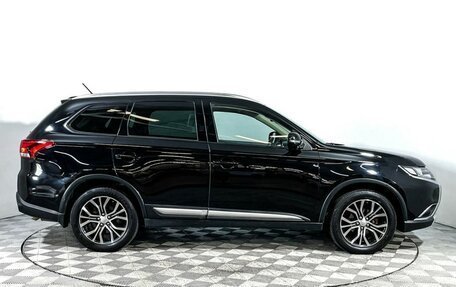 Mitsubishi Outlander III рестайлинг 3, 2016 год, 1 897 000 рублей, 4 фотография