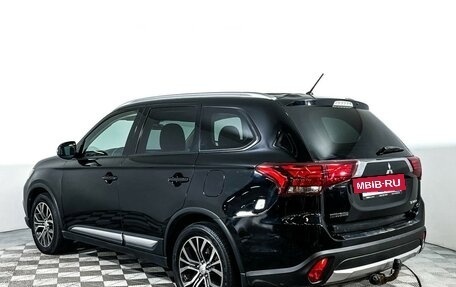 Mitsubishi Outlander III рестайлинг 3, 2016 год, 1 897 000 рублей, 7 фотография