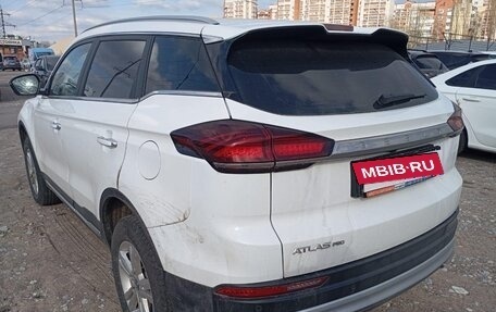 Geely Atlas, 2023 год, 1 980 000 рублей, 4 фотография