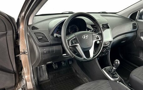 Hyundai Solaris II рестайлинг, 2015 год, 925 000 рублей, 12 фотография