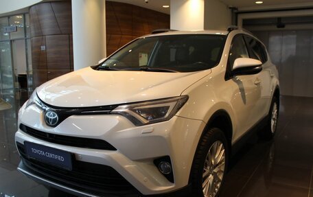 Toyota RAV4, 2017 год, 2 440 000 рублей, 3 фотография