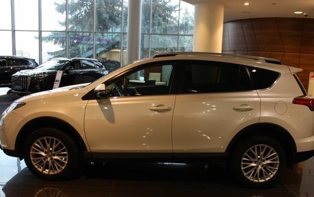 Toyota RAV4, 2017 год, 2 440 000 рублей, 7 фотография