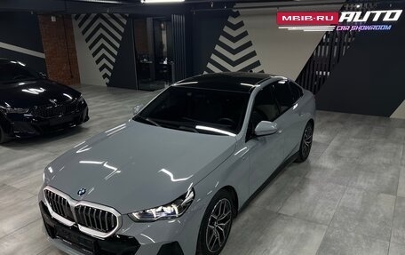 BMW 5 серия, 2023 год, 7 777 000 рублей, 2 фотография