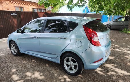 Hyundai Solaris II рестайлинг, 2011 год, 750 000 рублей, 13 фотография